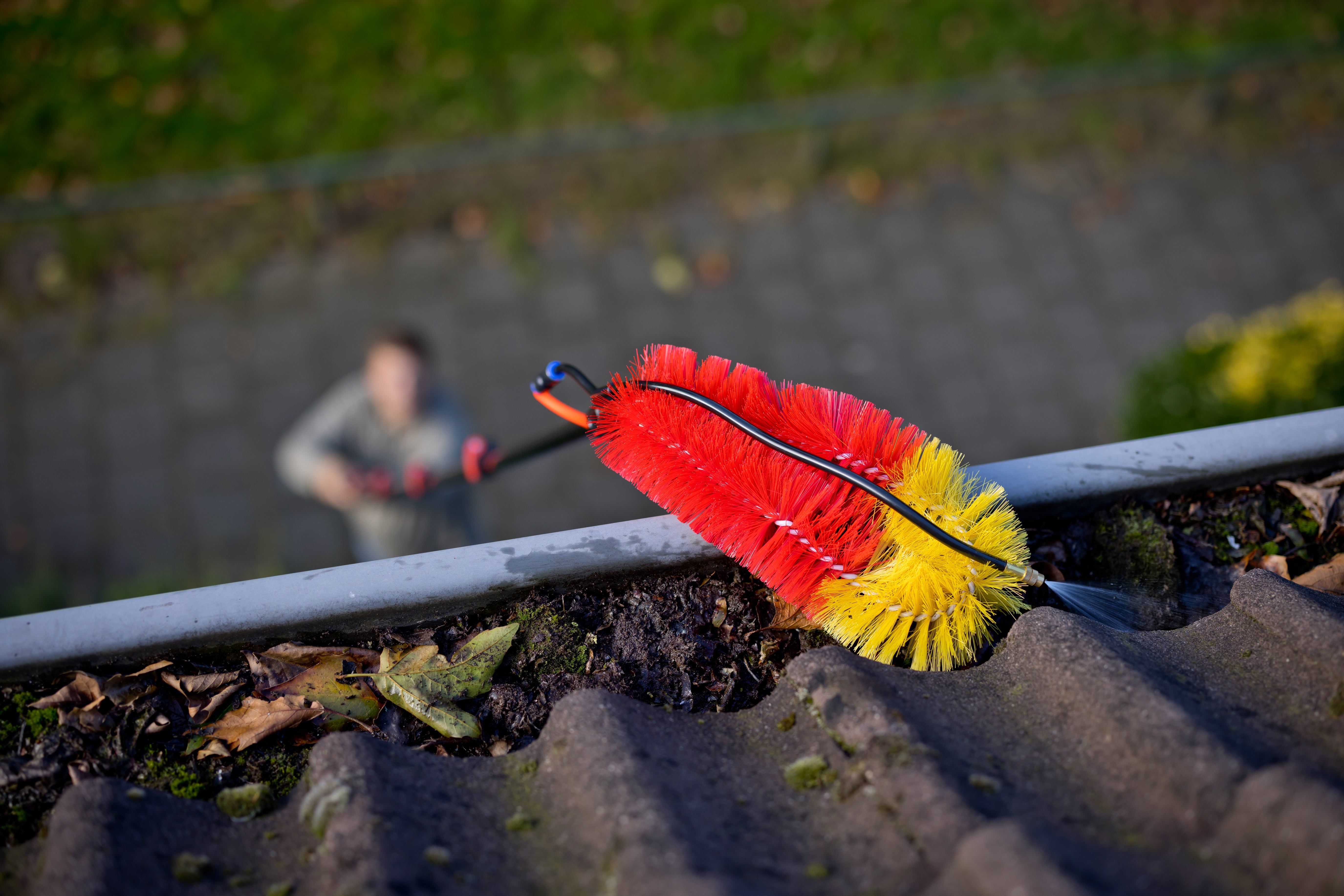 Bürste zur Dachrinnenreinigung